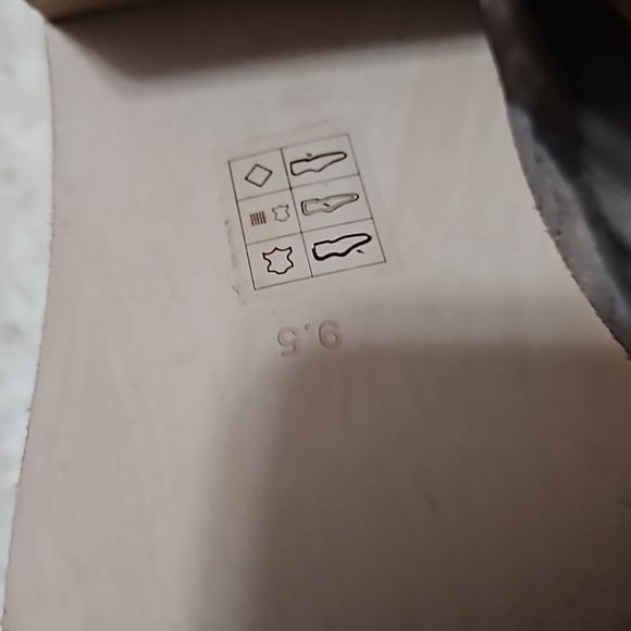 Jeffrey Campbell Rosee Bootie Suede Size 9.5 Gray Taupe - Picture 11 of 16